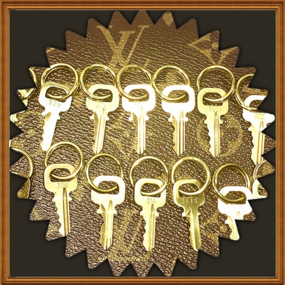 Louis Vuitton Key 1 pc 💯%Authentic - Picture 6 of 7